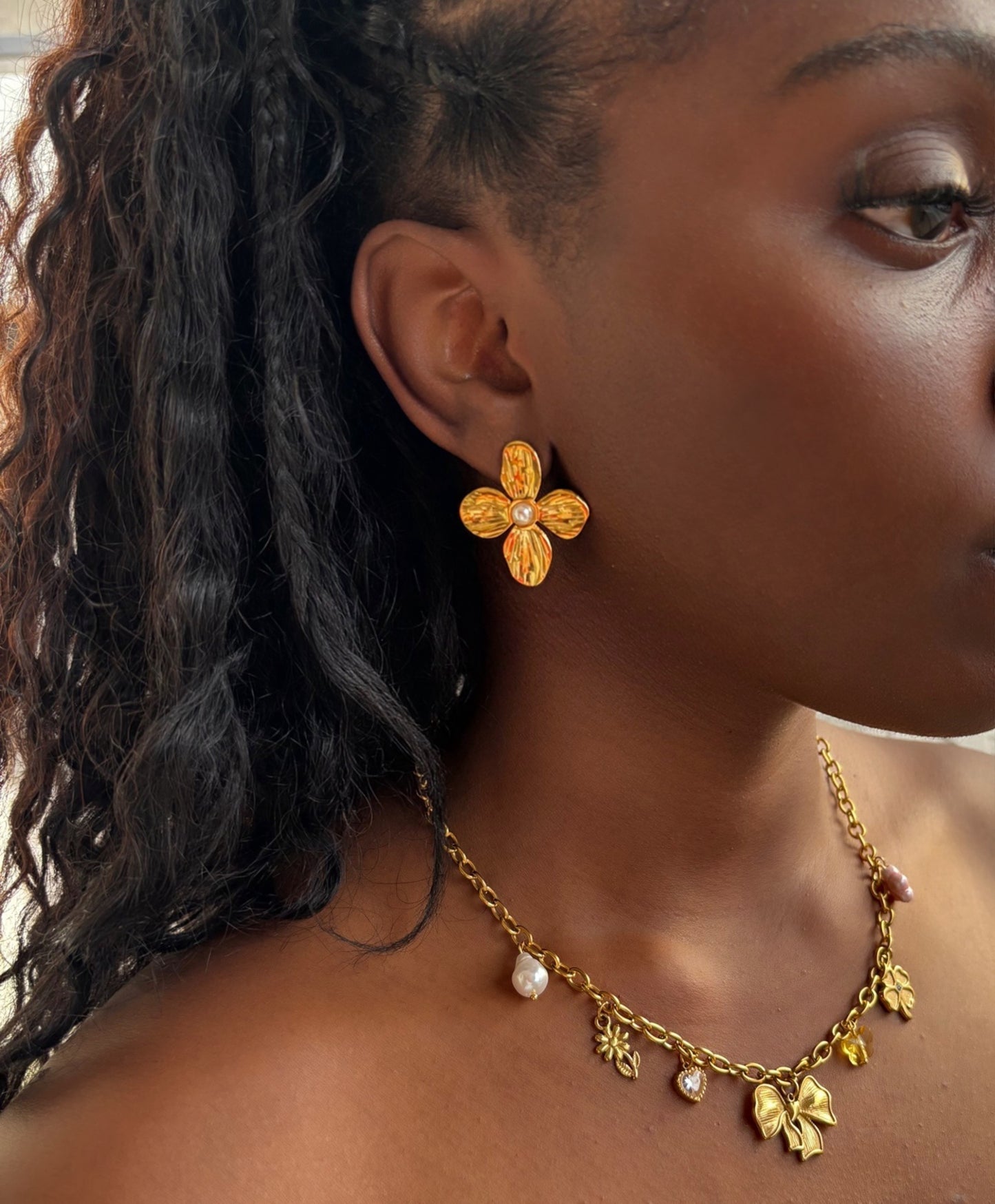 Mauwa gold earrings