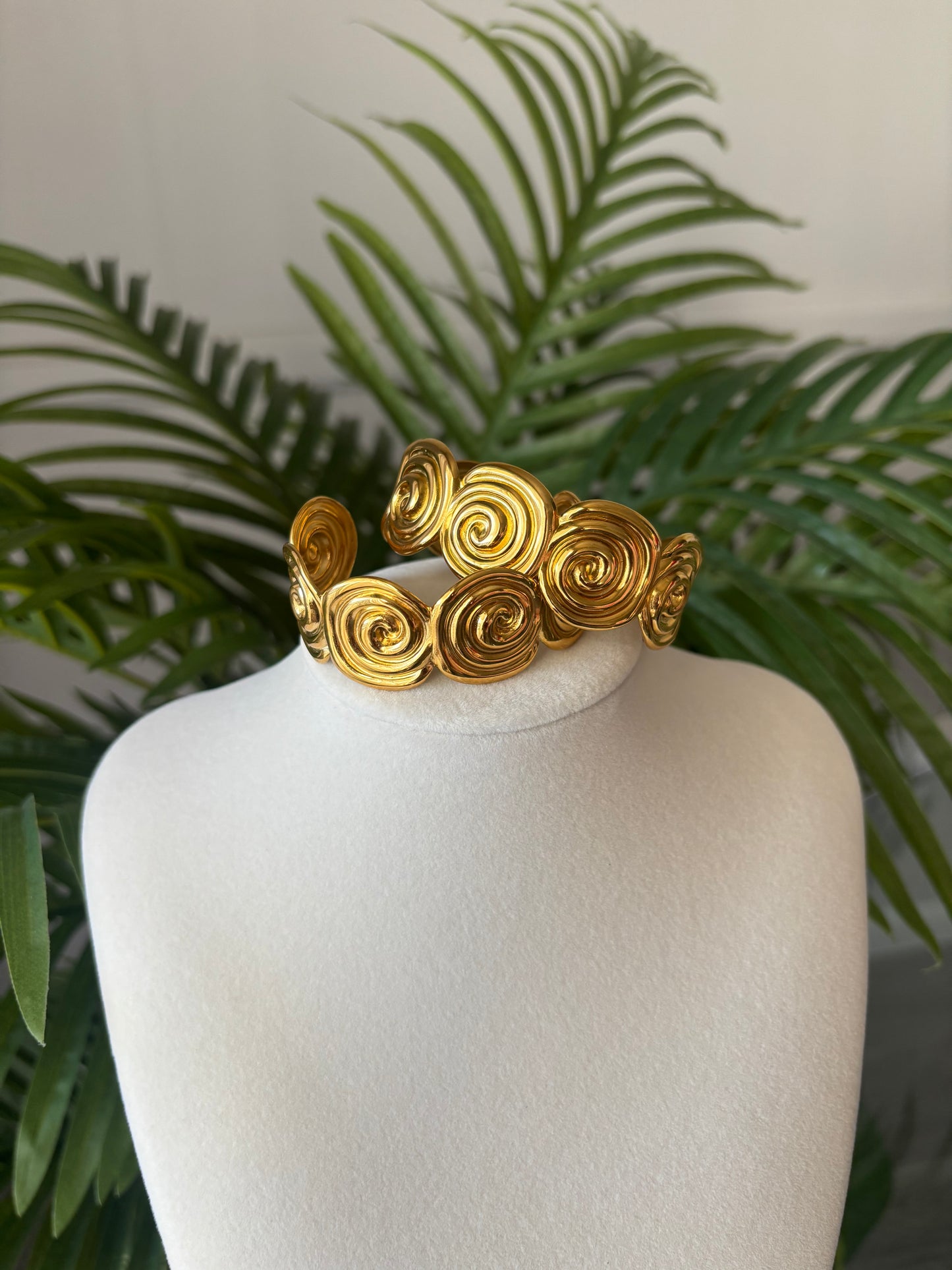 Swirl cuff bracelet
